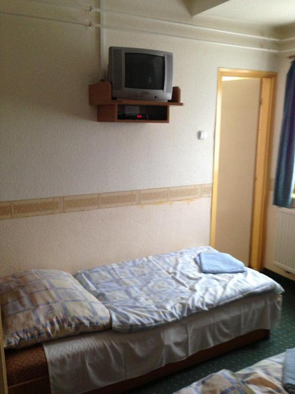 Panorama Panzio Bed and Breakfast Tatabánya Buitenkant foto