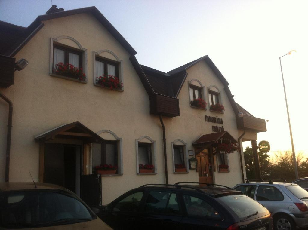 Panorama Panzio Bed and Breakfast Tatabánya Buitenkant foto
